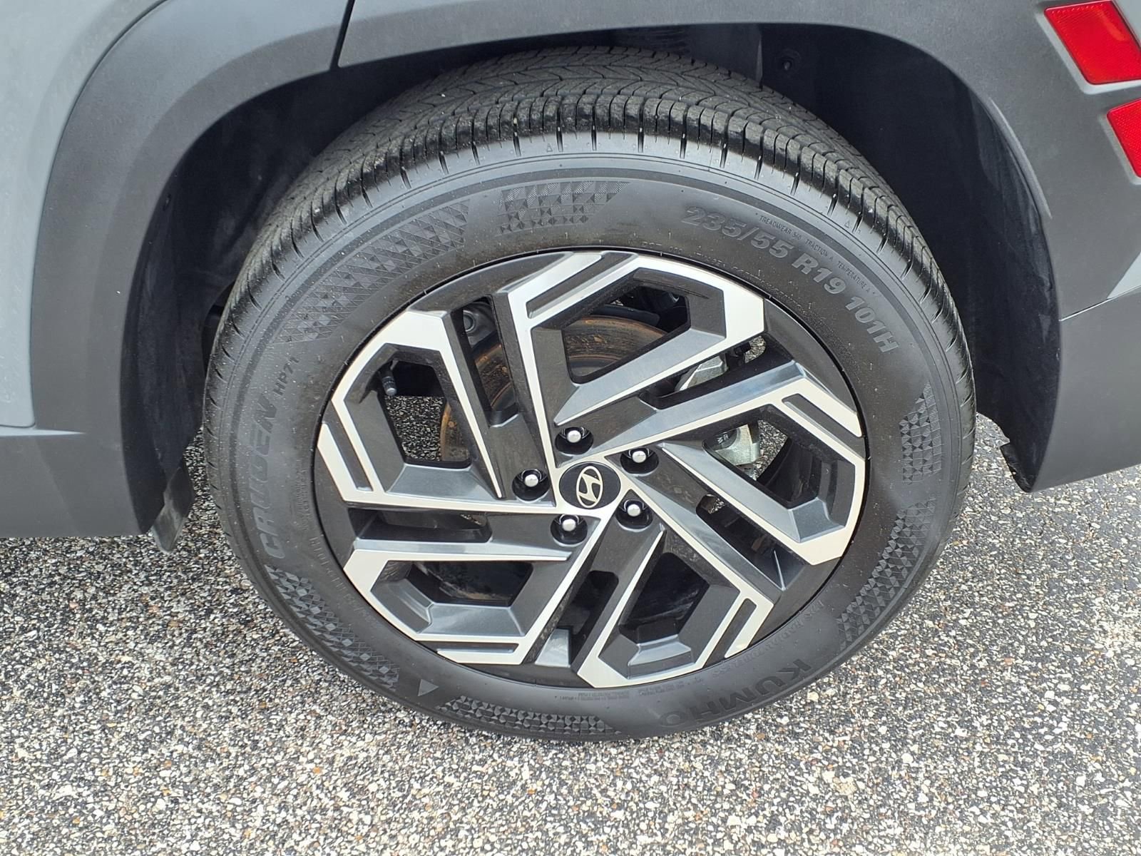 Used 2025 Hyundai Tucson Limited FWD image 25