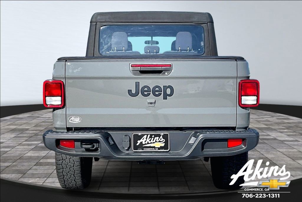 Used 2023 Jeep Gladiator Sport image 5