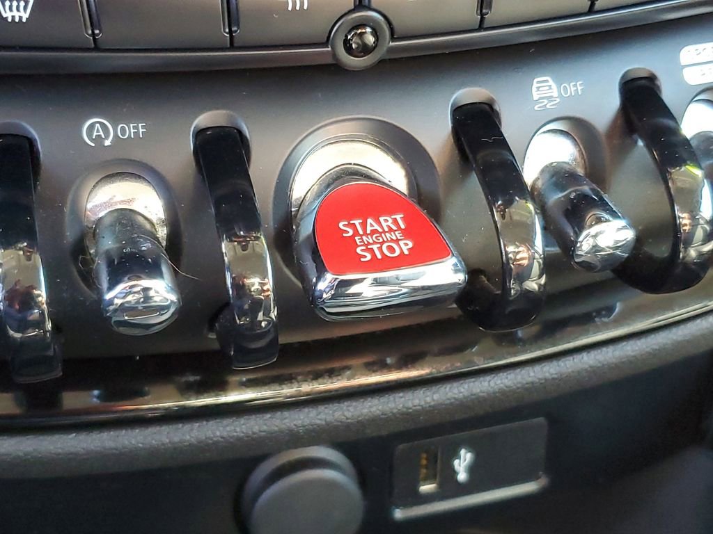 Used 2022 MINI Cooper Clubman S AWD/4WD image 17