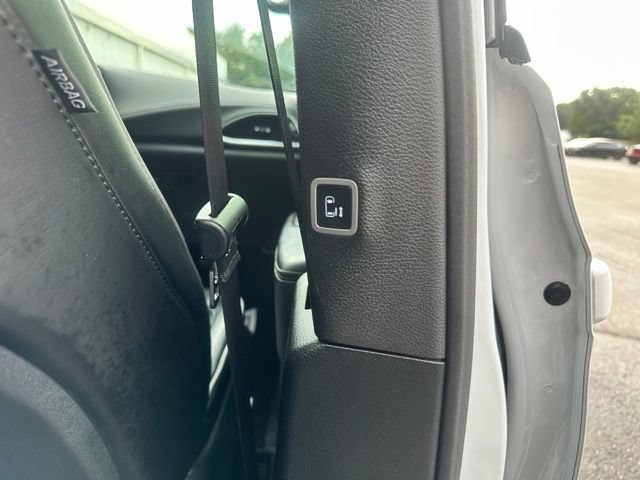 Used 2025 Chrysler Pacifica Limited FWD image 19