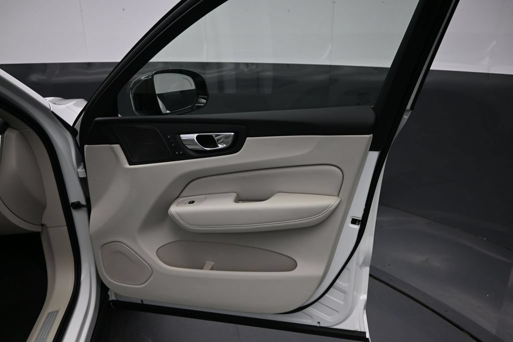 New 2026 Volvo XC60 B5 Ultra w/ Climate Package AWD/4WD image 21