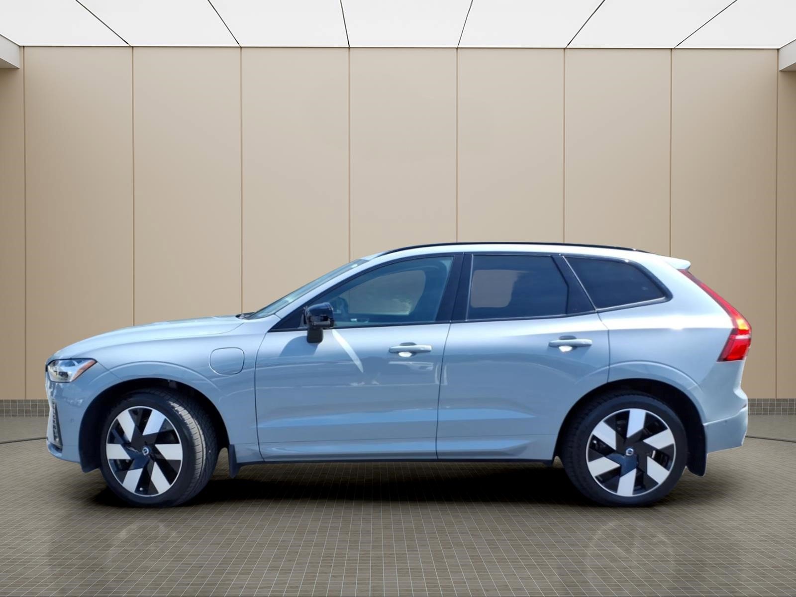 Used 2024 Volvo XC60 T8 Ultimate w/ Protection Package Premier AWD/4WD image 16