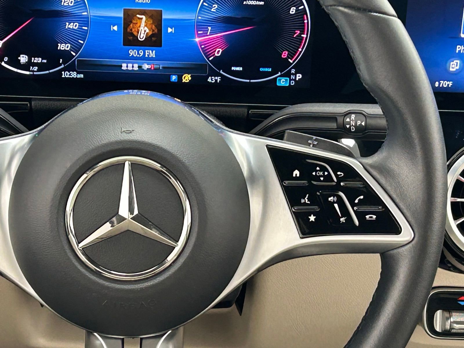 Used 2025 Mercedes-Benz GLA 250 4MATIC image 14