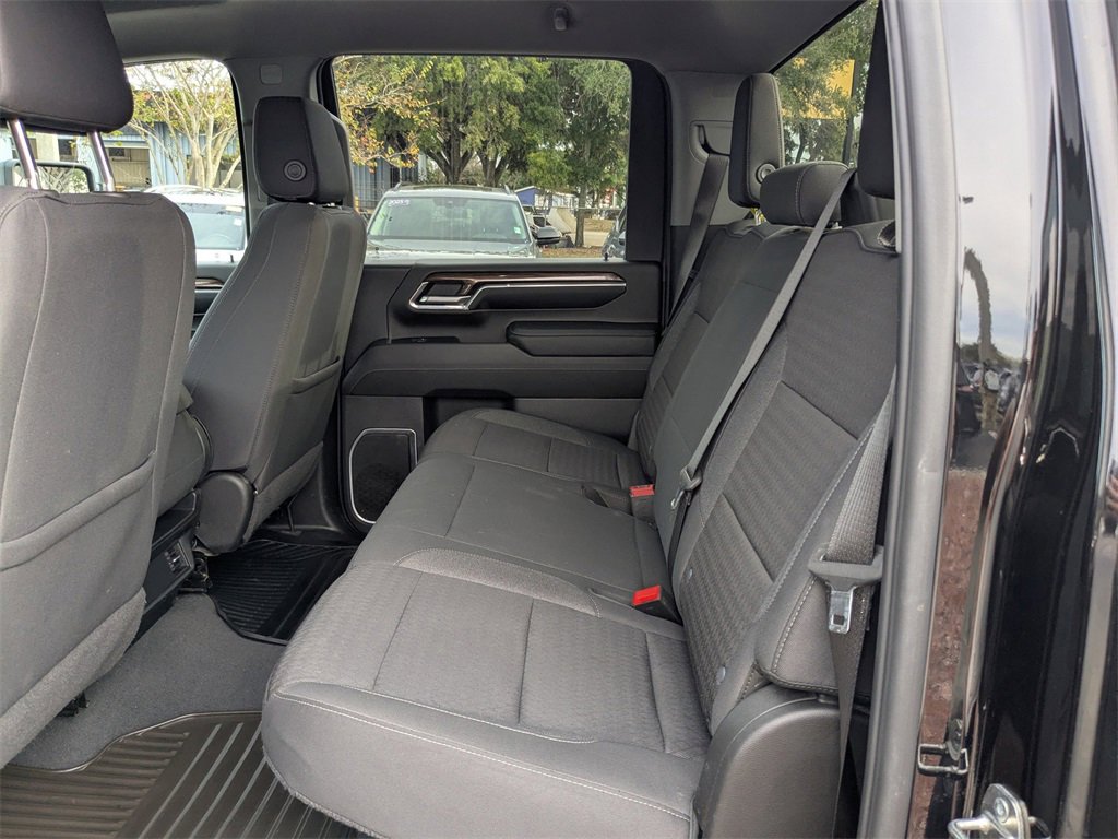 Used 2024 Chevrolet Silverado 2500 LT image 3