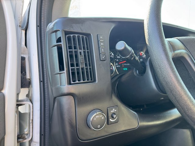 Used 2014 GMC Savana 2500 RWD image 30