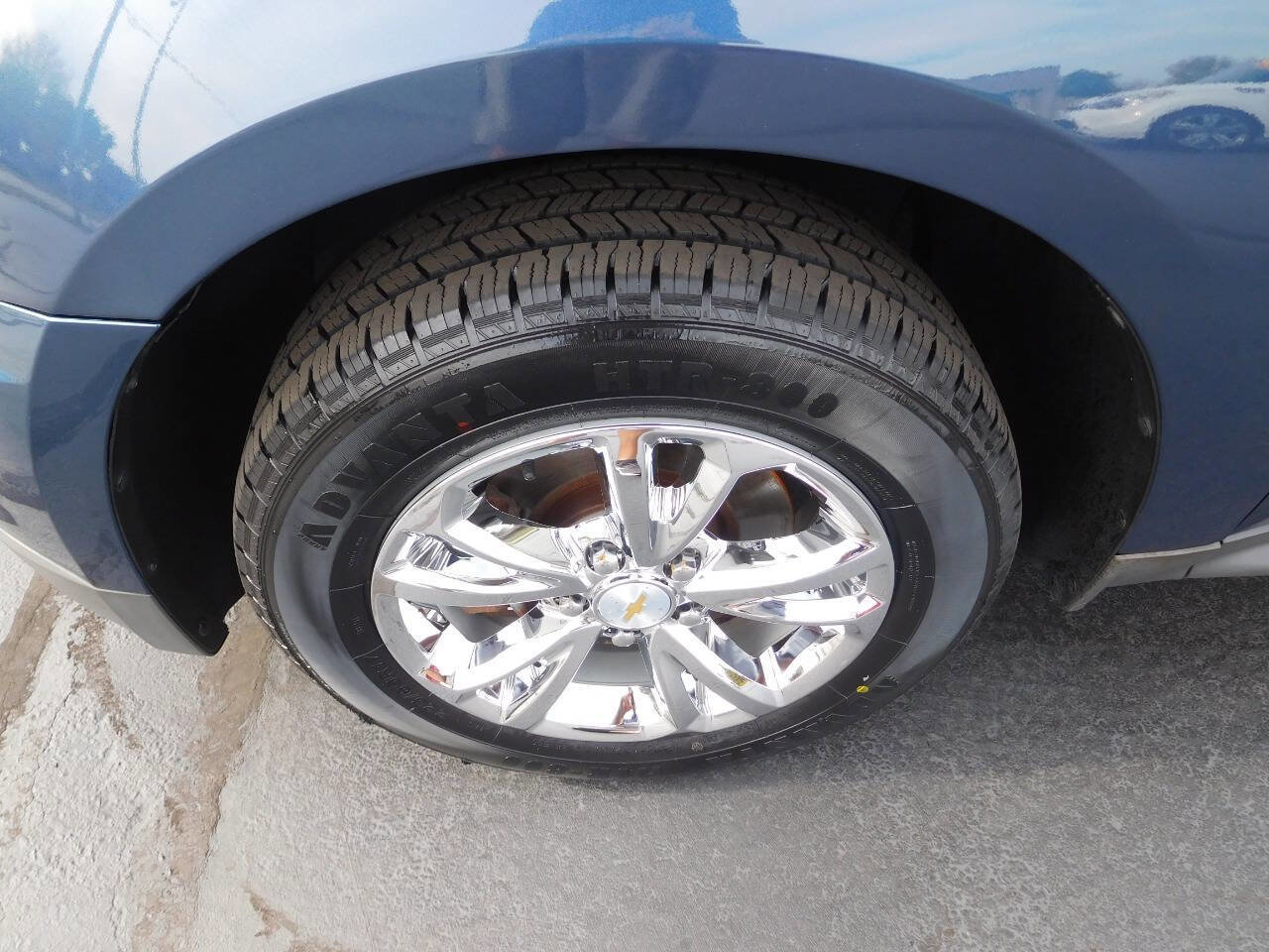 Used 2017 Chevrolet Equinox LT image 9