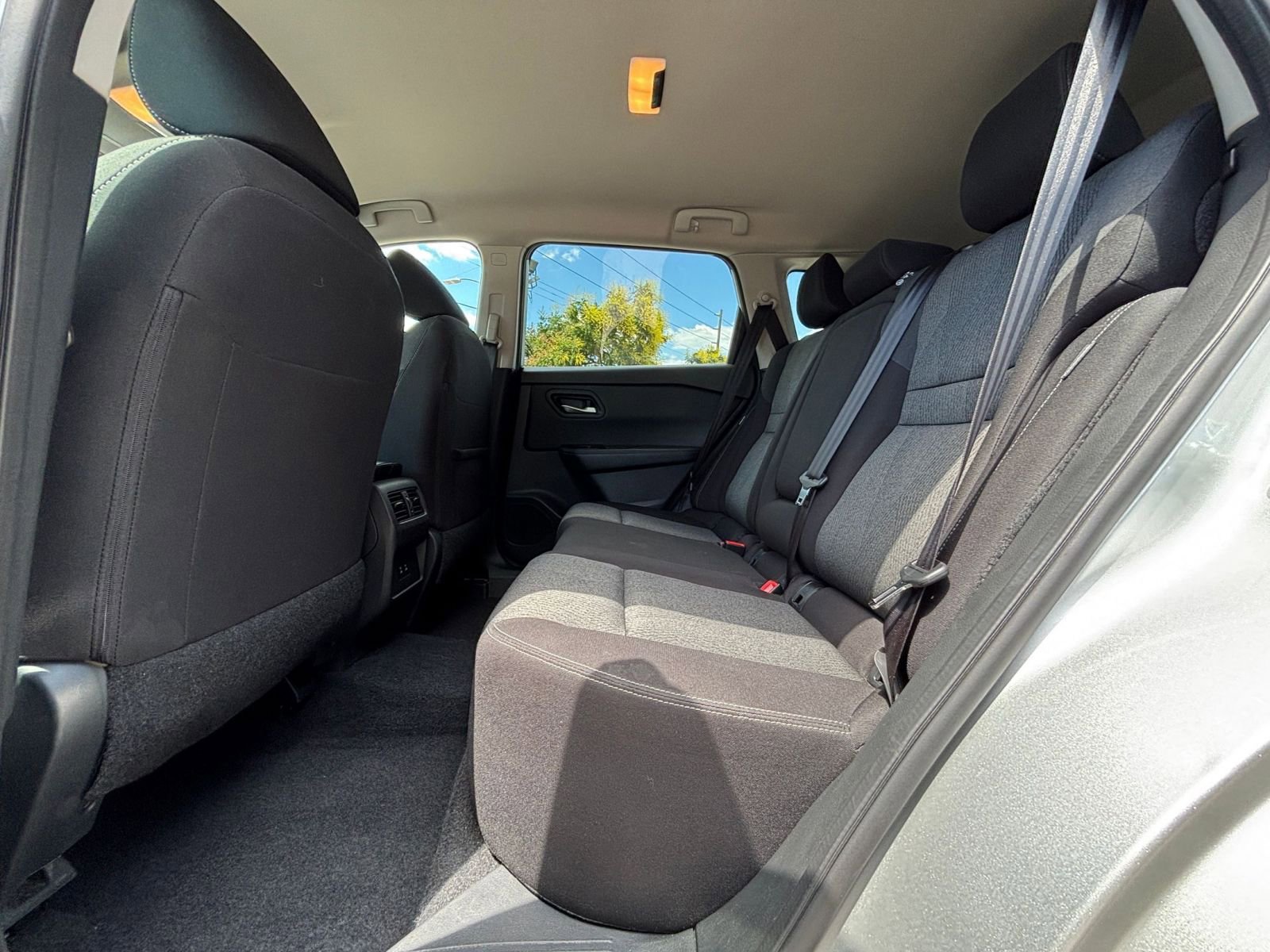 Used 2025 Nissan Rogue SV AWD/4WD image 23