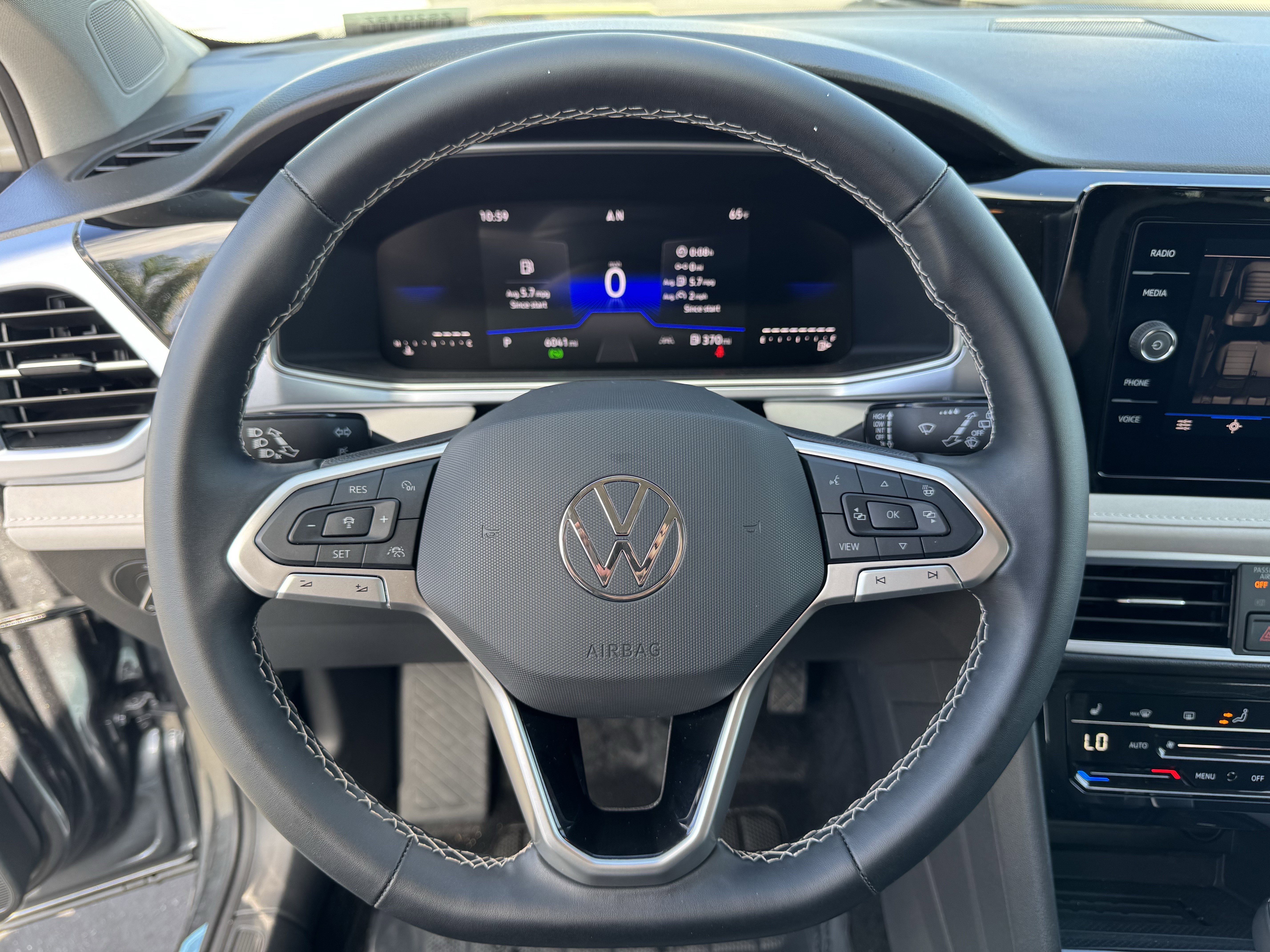 Used 2025 Volkswagen Taos SE image 20