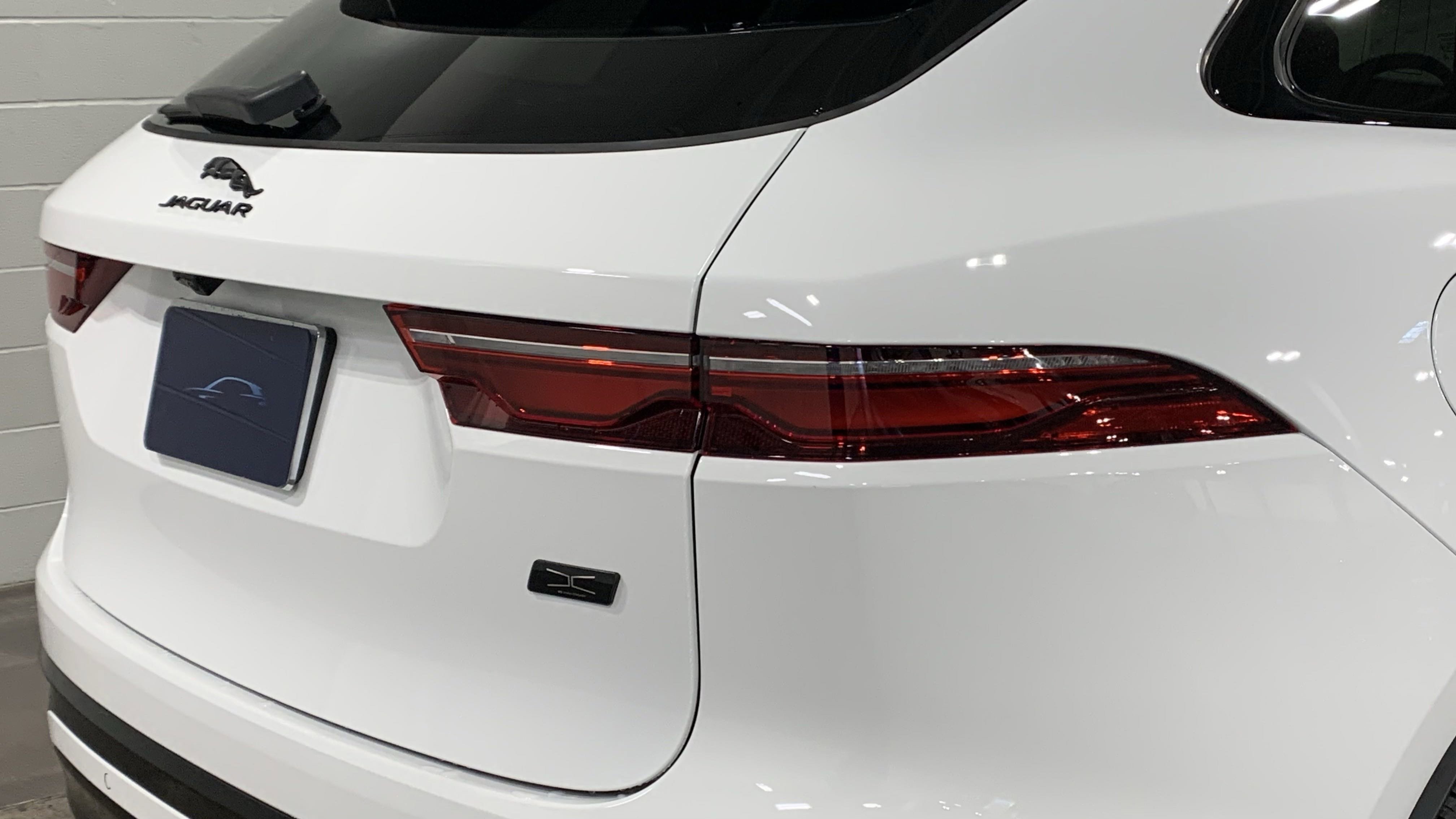 New 2026 Jaguar F-PACE R-Dynamic S image 18