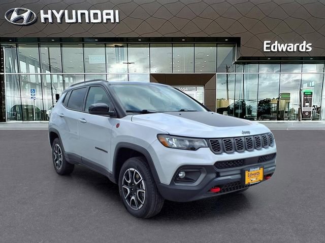 Used 2024 Jeep Compass Trailhawk image 10