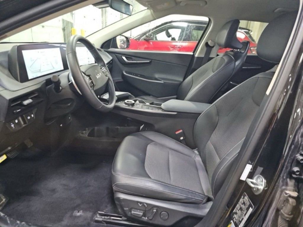 Used 2024 Kia EV6 Light AWD/4WD image 9