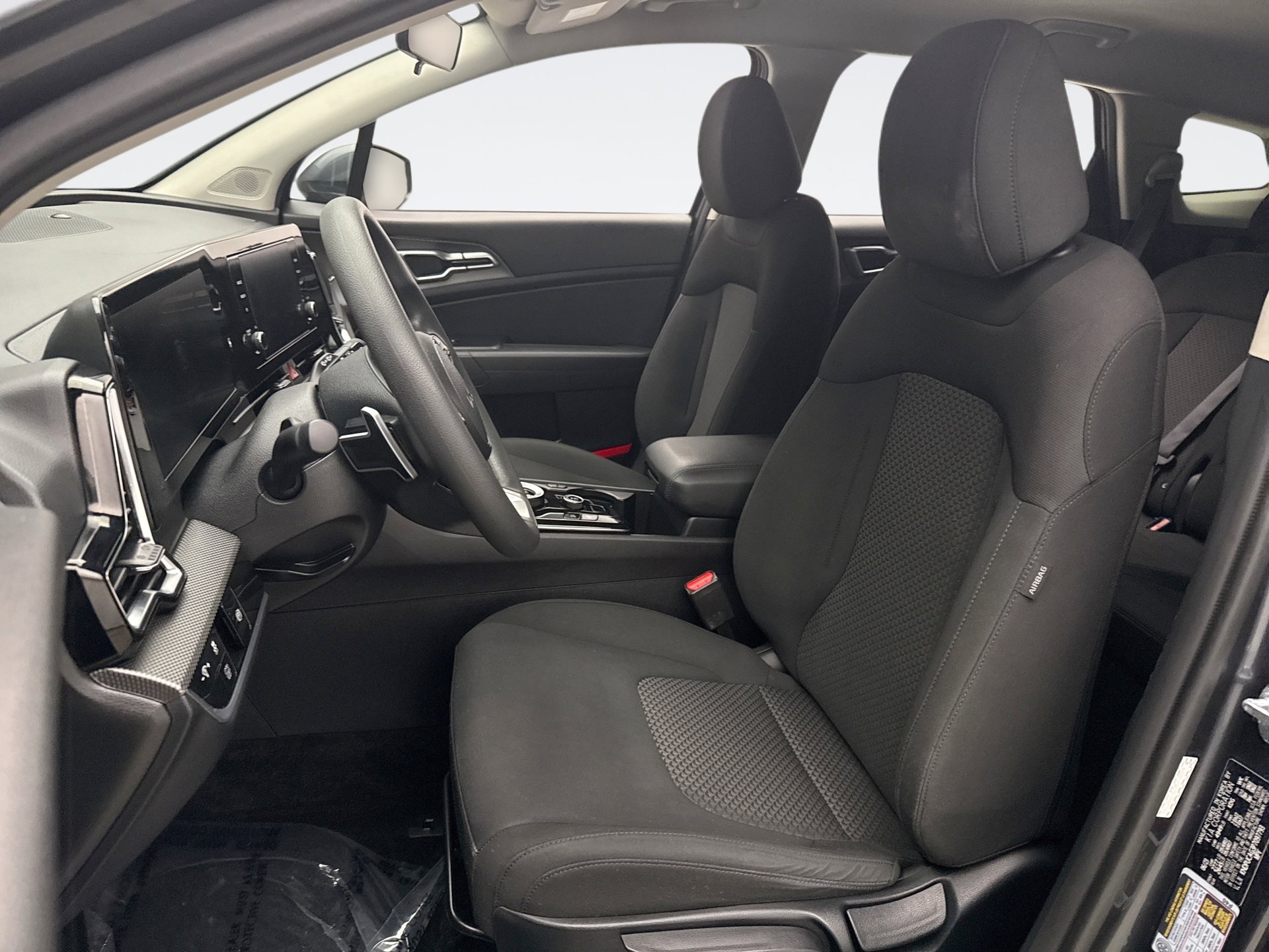 Used 2023 Kia Sportage LX image 11