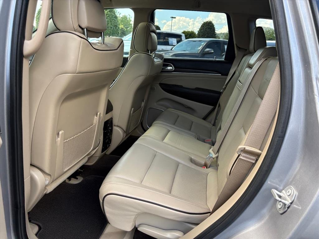 Used 2021 Jeep Grand Cherokee Summit AWD/4WD image 18