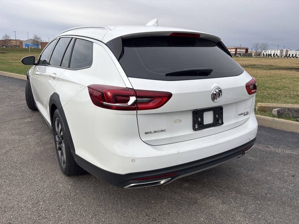 Used 2018 Buick Regal Essence w/ Driver Confidence Package #1 image 8