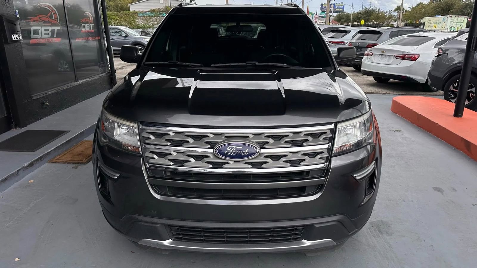 Used 2018 Ford Explorer XLT image 6