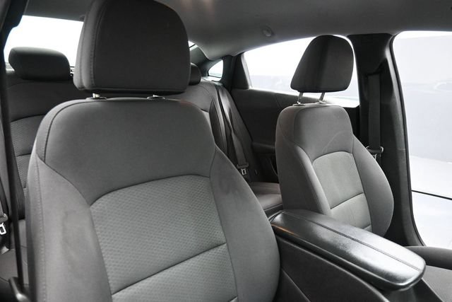 Used 2017 Chevrolet Malibu LT FWD image 27