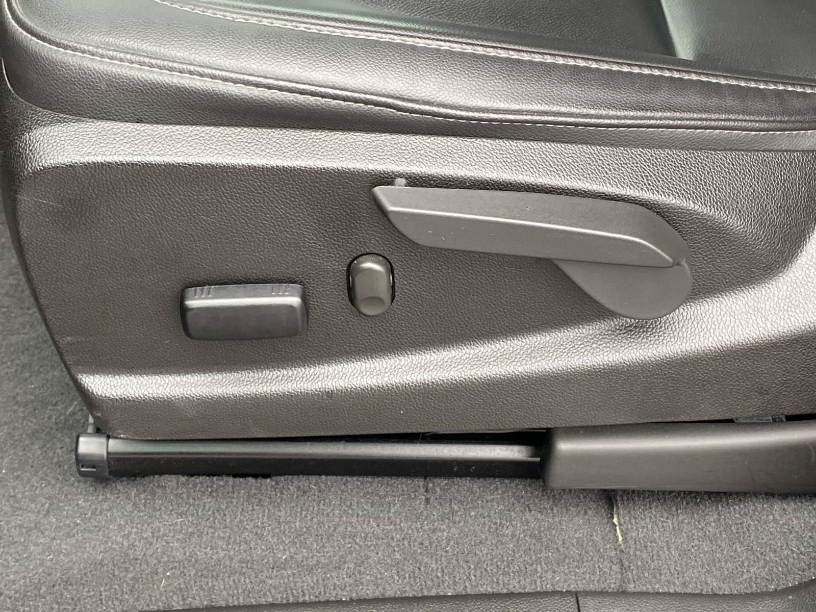 Used 2022 GMC Canyon Elevation w/ Elevation Premium Package image 16