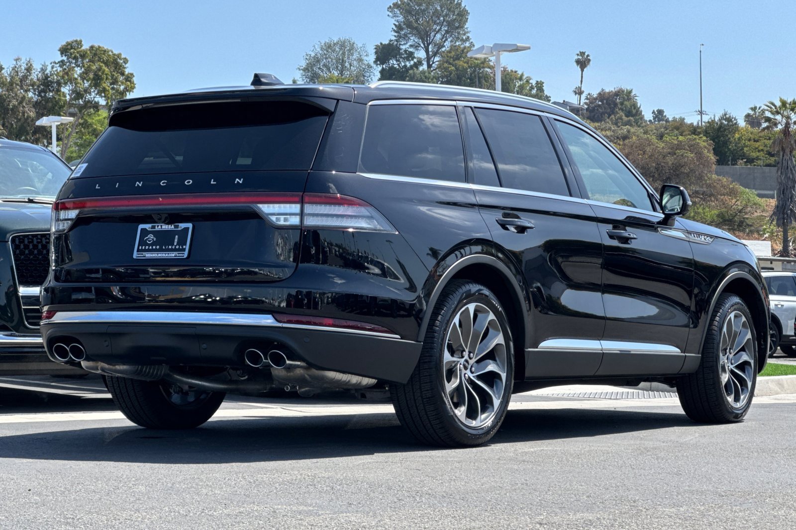 New 2025 Lincoln Aviator Reserve image 3