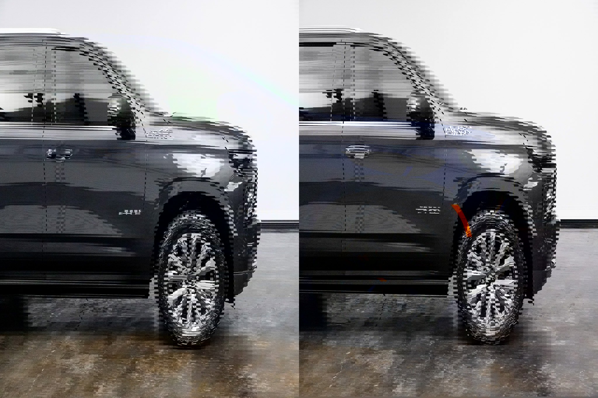 Used 2025 Chevrolet Tahoe High Country image 17