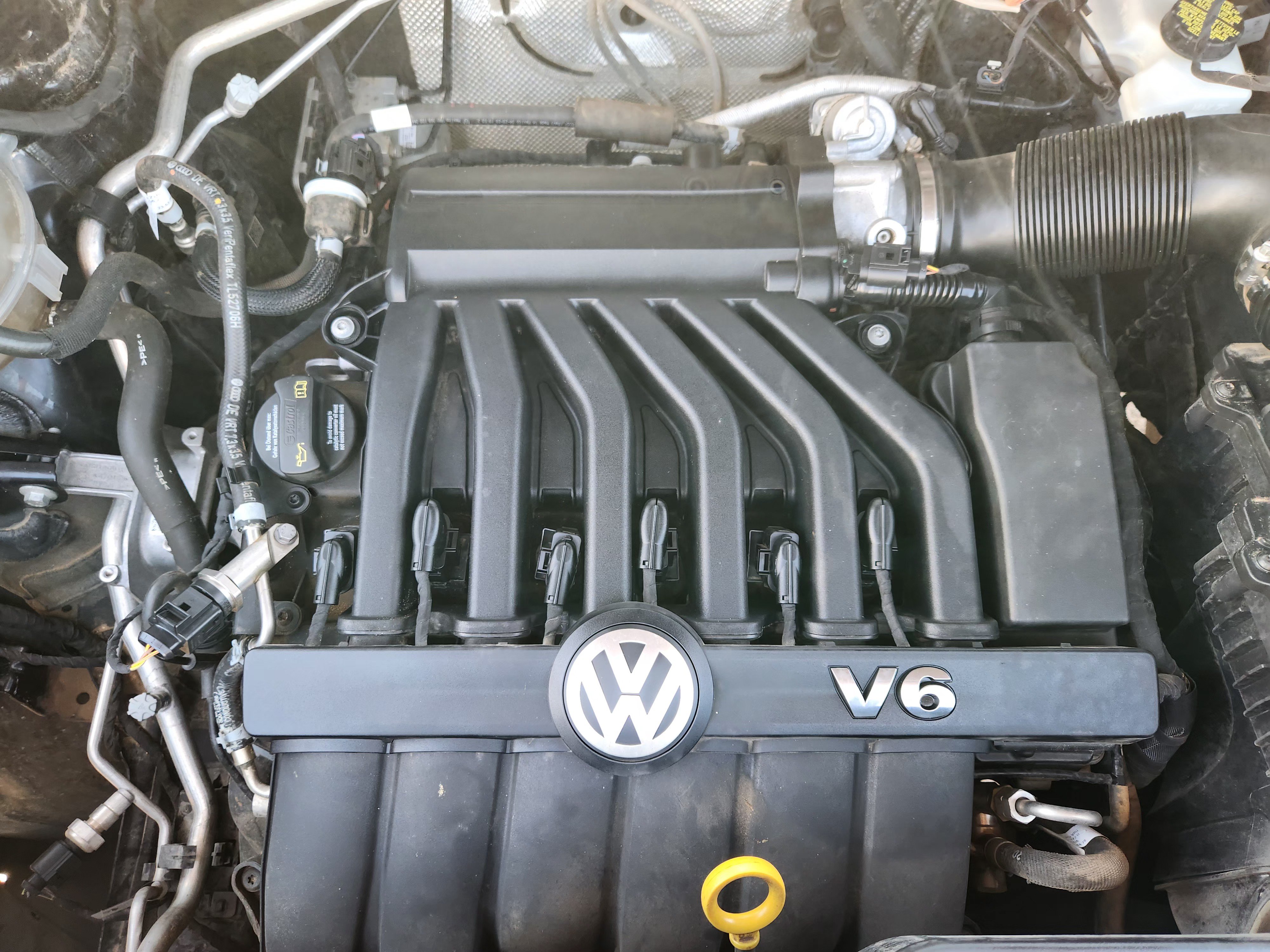 Used 2021 Volkswagen Atlas Cross Sport SE FWD image 33