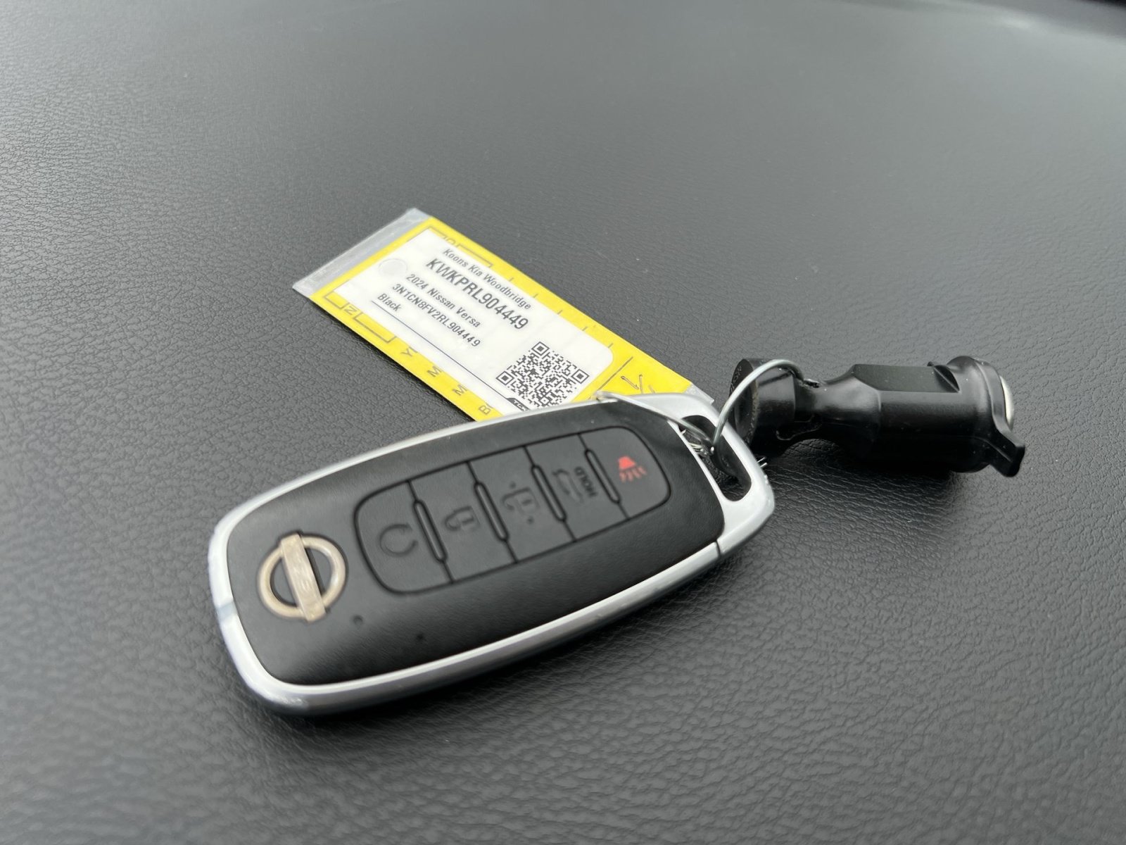Used 2024 Nissan Versa SR FWD image 35