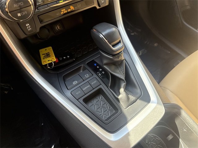 Used 2023 Toyota RAV4 XLE Premium image 19