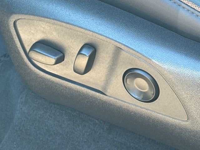 Used 2024 GMC Acadia AT4 w/ Luxury Package AWD/4WD image 44