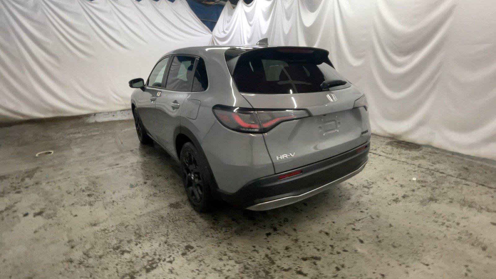 Used 2025 Honda HR-V Sport image 9