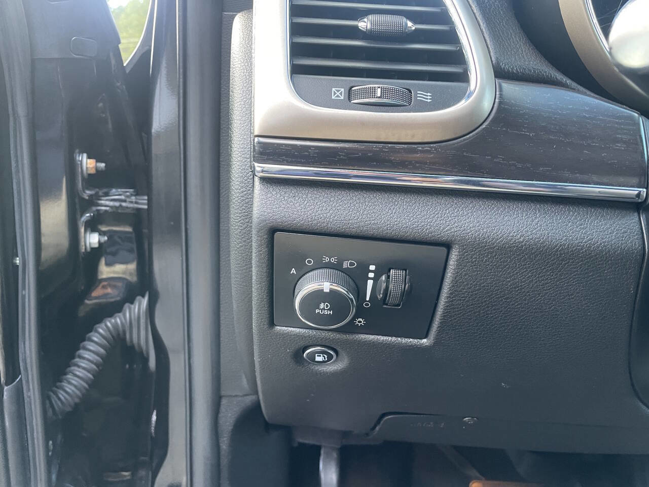 Used 2014 Jeep Grand Cherokee Limited image 15