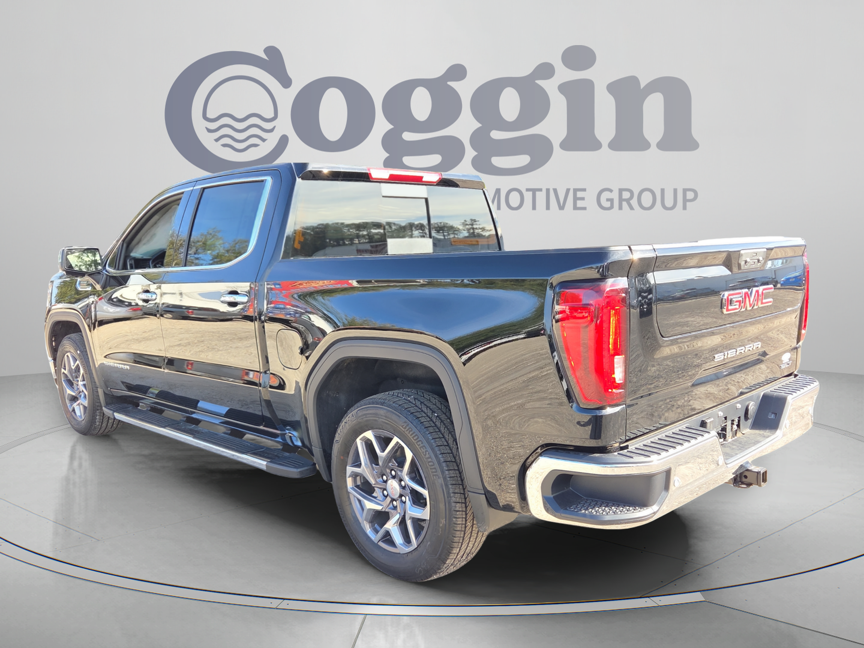 New 2026 GMC Sierra 1500 SLT w/ SLT Premium Plus Package RWD image 3
