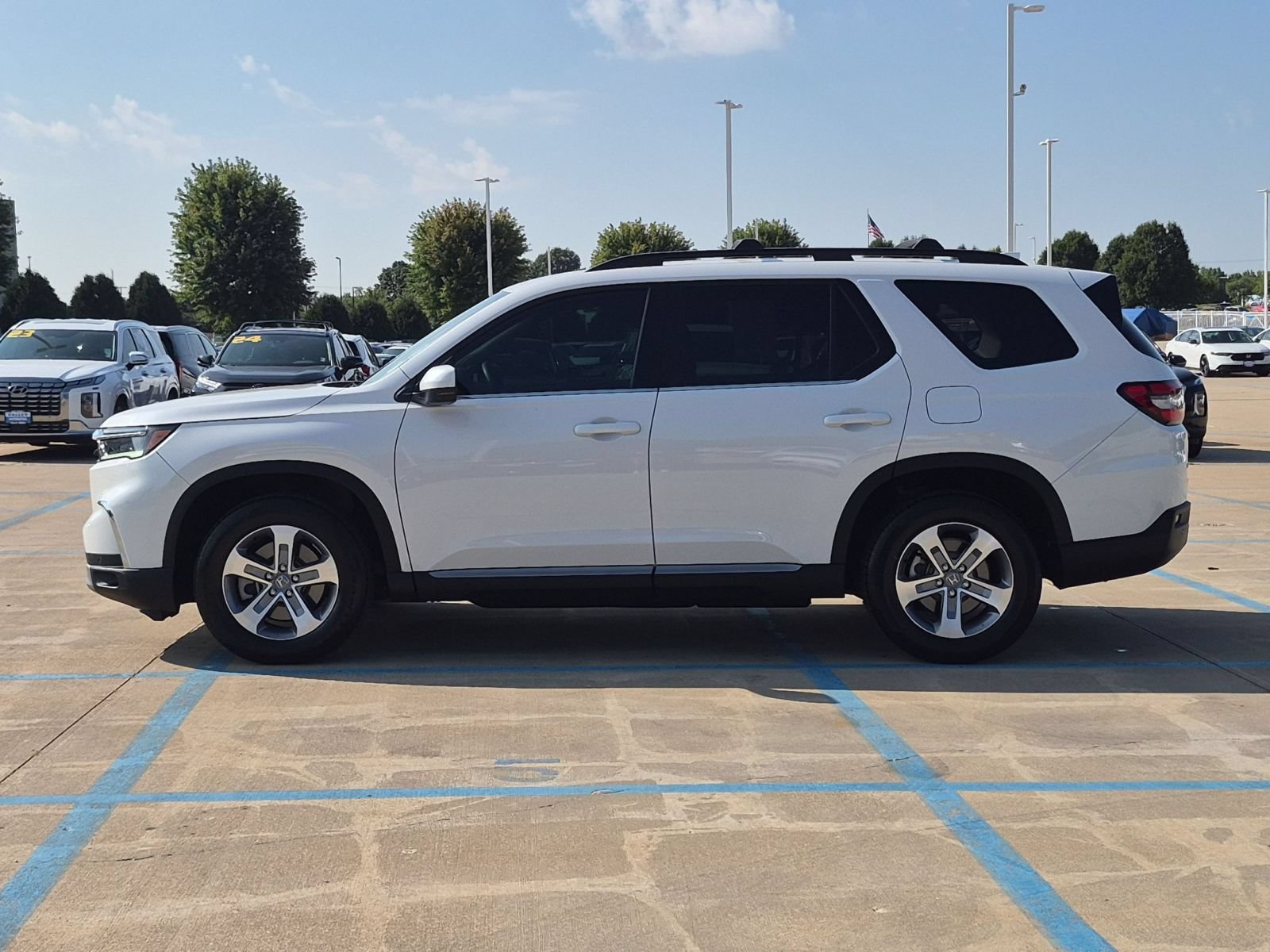 Certified 2025 Honda Pilot EX-L image 9