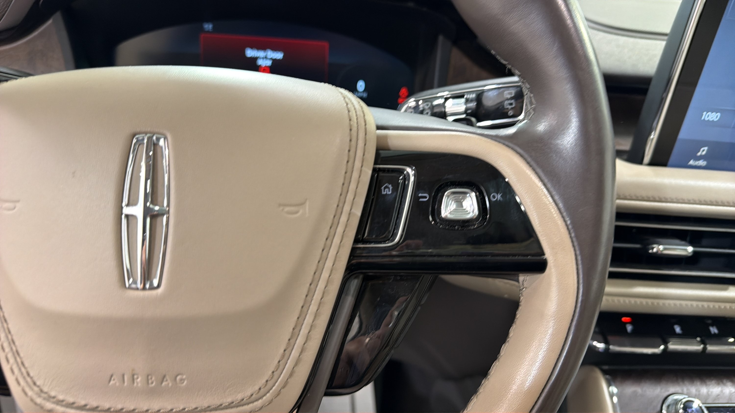 Used 2020 Lincoln Aviator Reserve w/ Equipment Group 202A AWD/4WD image 14