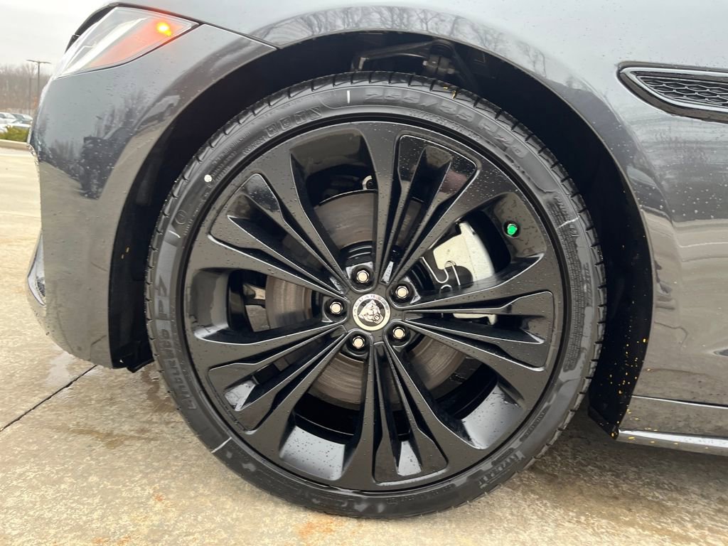 New 2024 Jaguar XF R-Dynamic SE AWD/4WD image 21