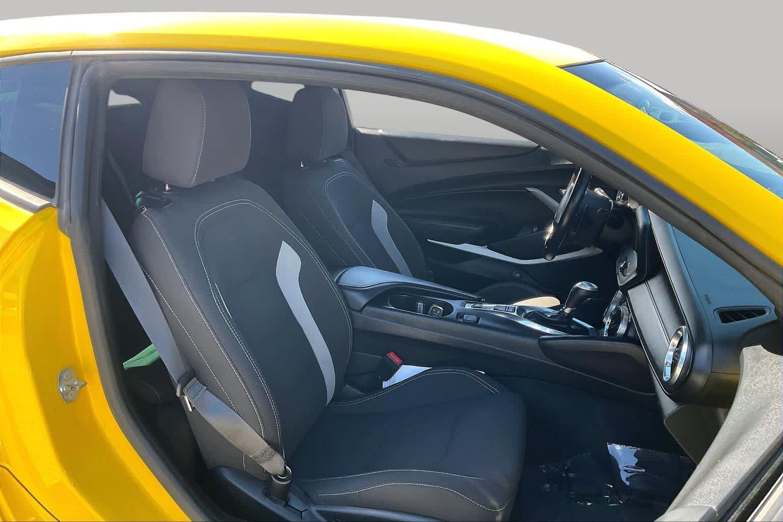 Used 2018 Chevrolet Camaro LT RWD image 8
