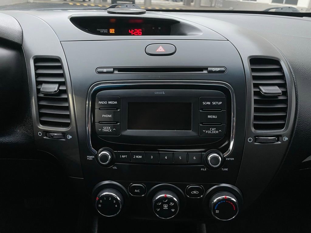 Used 2017 Kia Forte LX image 17