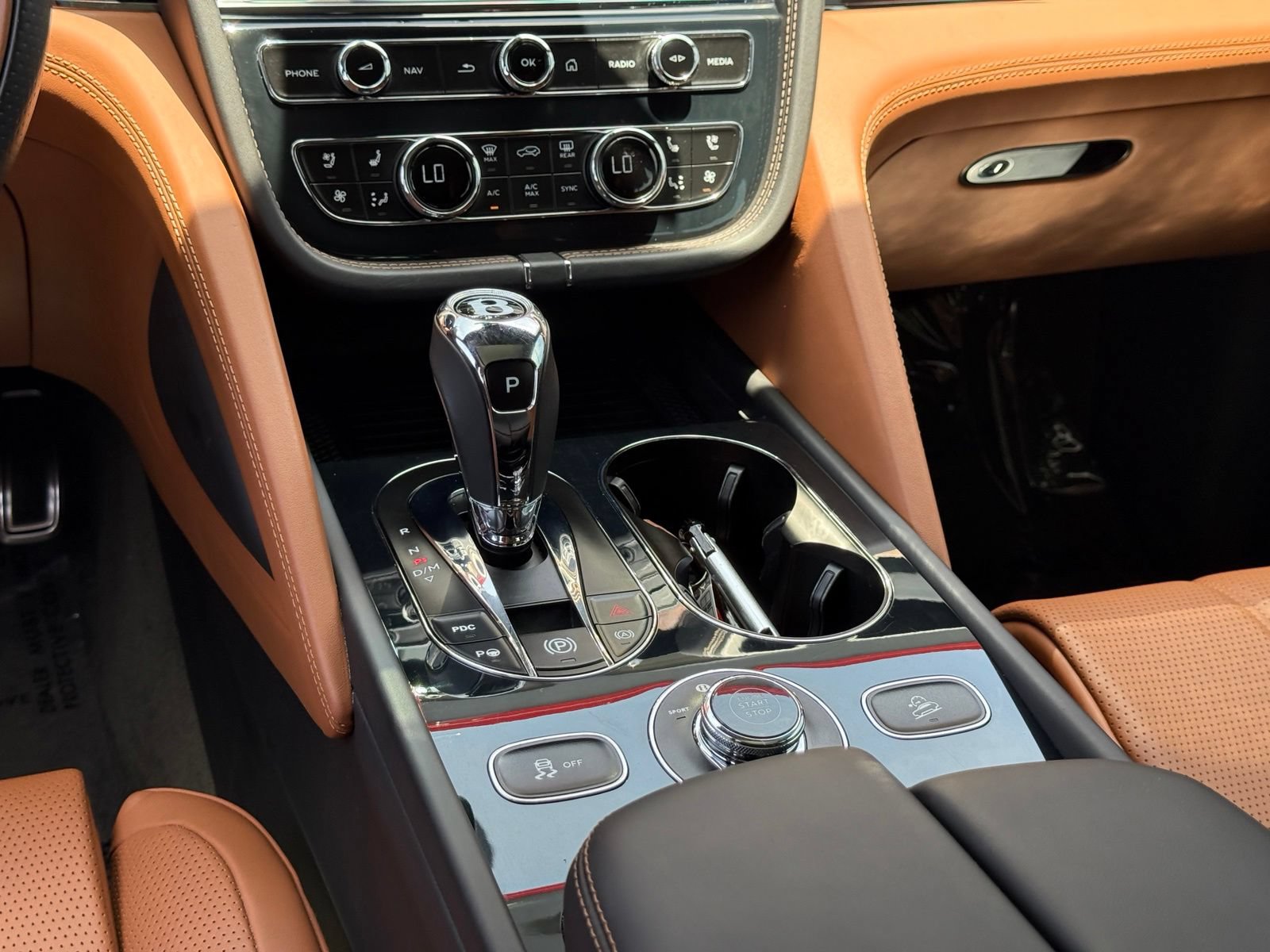 Used 2022 Bentley Bentayga AWD/4WD image 48
