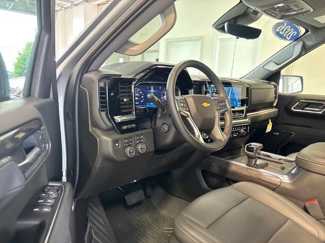 Used 2026 Chevrolet Silverado 1500 LTZ AWD/4WD image 7