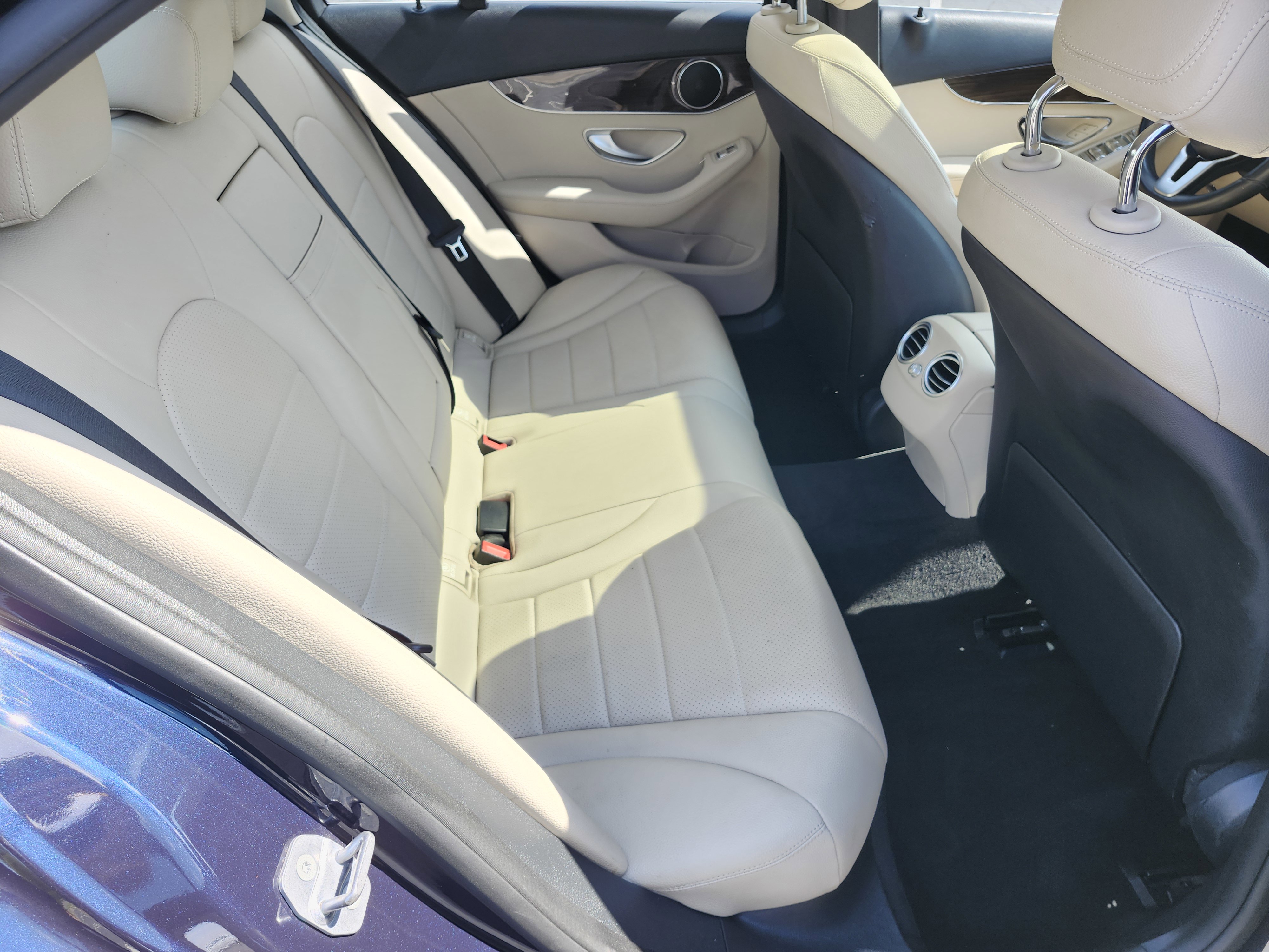 Used 2019 Mercedes-Benz C 300 4MATIC Sedan image 20