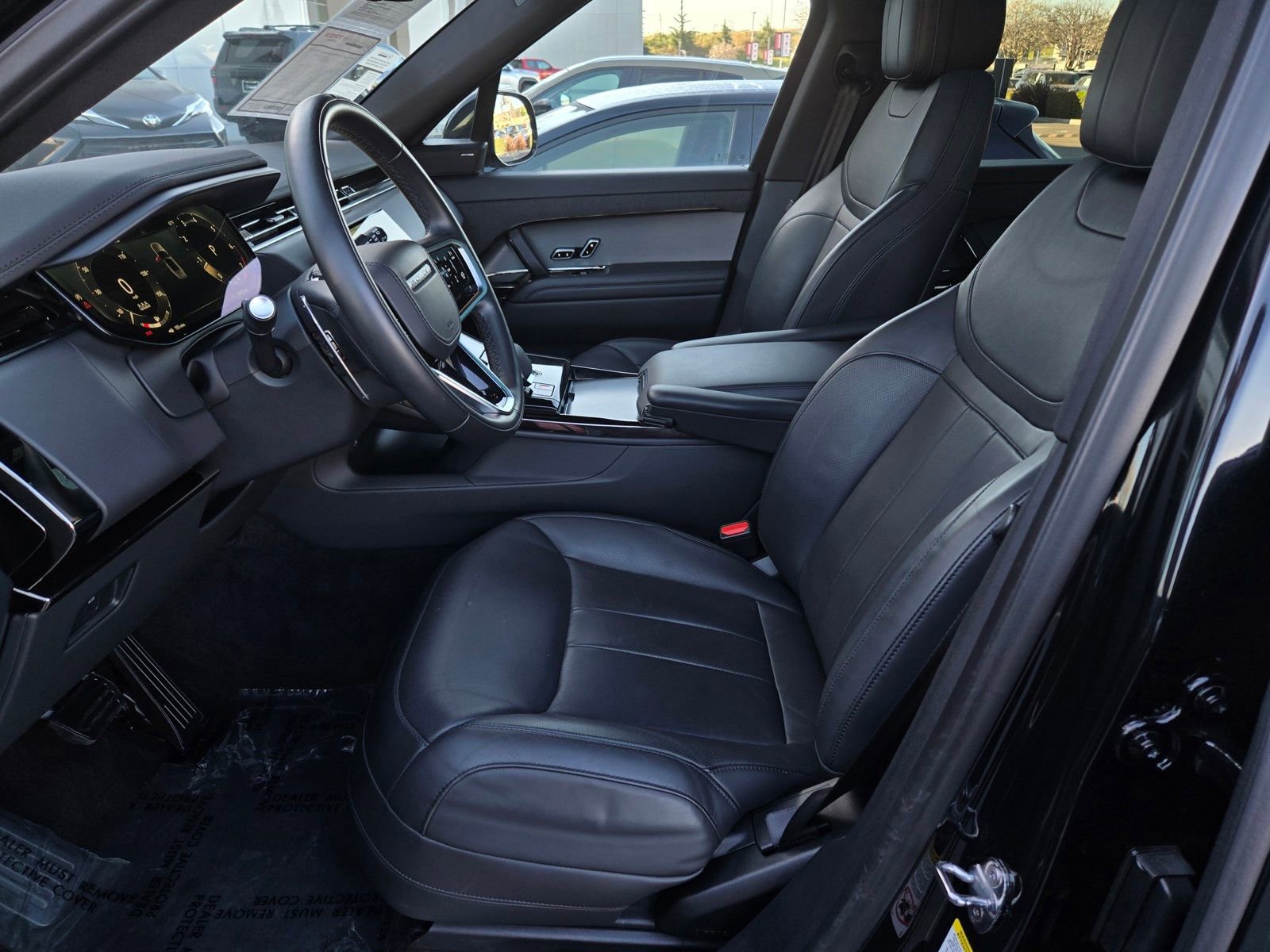 Used 2025 Land Rover Range Rover Sport SE image 18