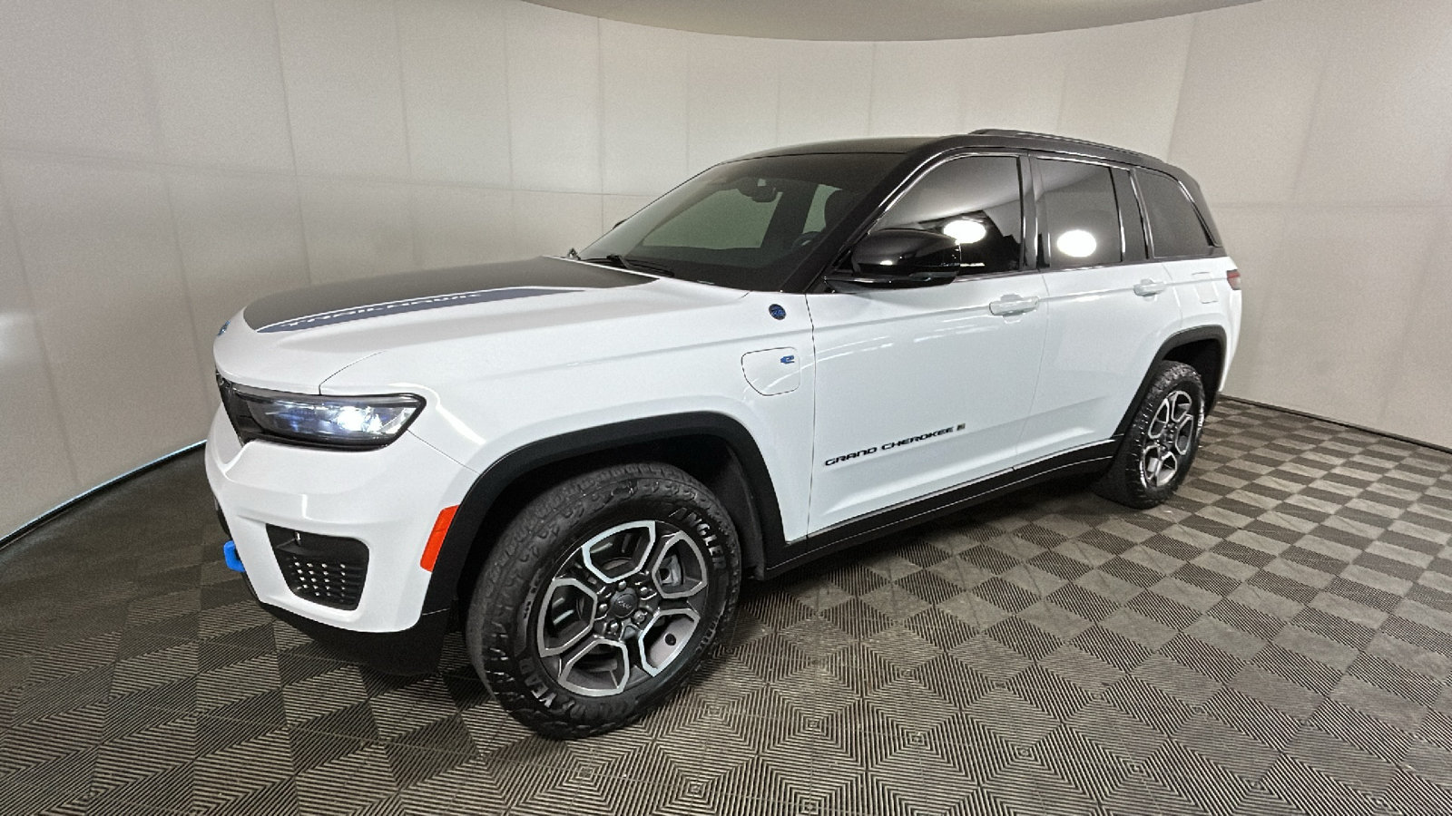 Used 2023 Jeep Grand Cherokee Trailhawk AWD/4WD image 7