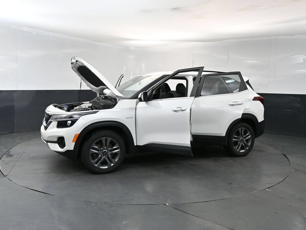 Certified 2023 Kia Seltos S w/ Navigation Package AWD/4WD image 20