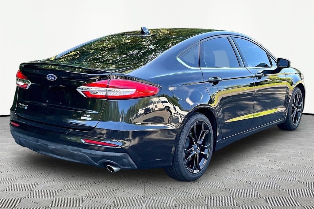 Used 2020 Ford Fusion SE w/ Equipment Group 151A FWD image 6