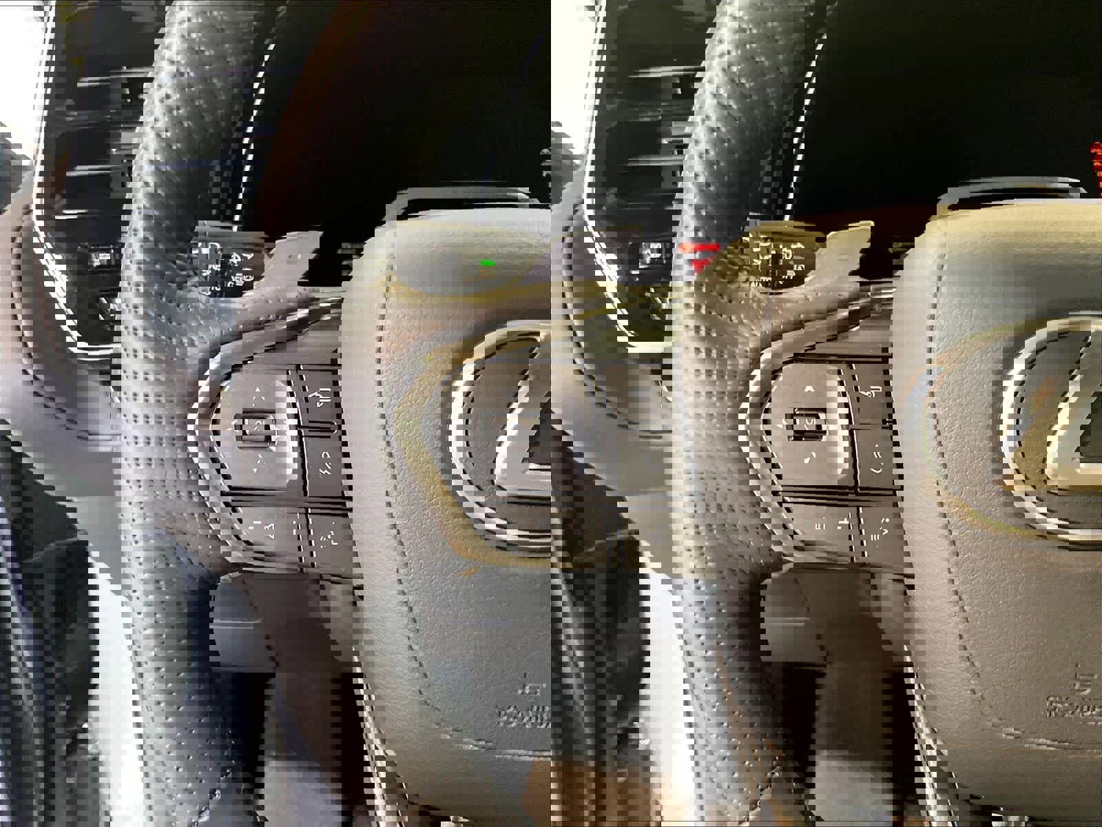 Used 2025 Lexus TX 500h AWD image 19