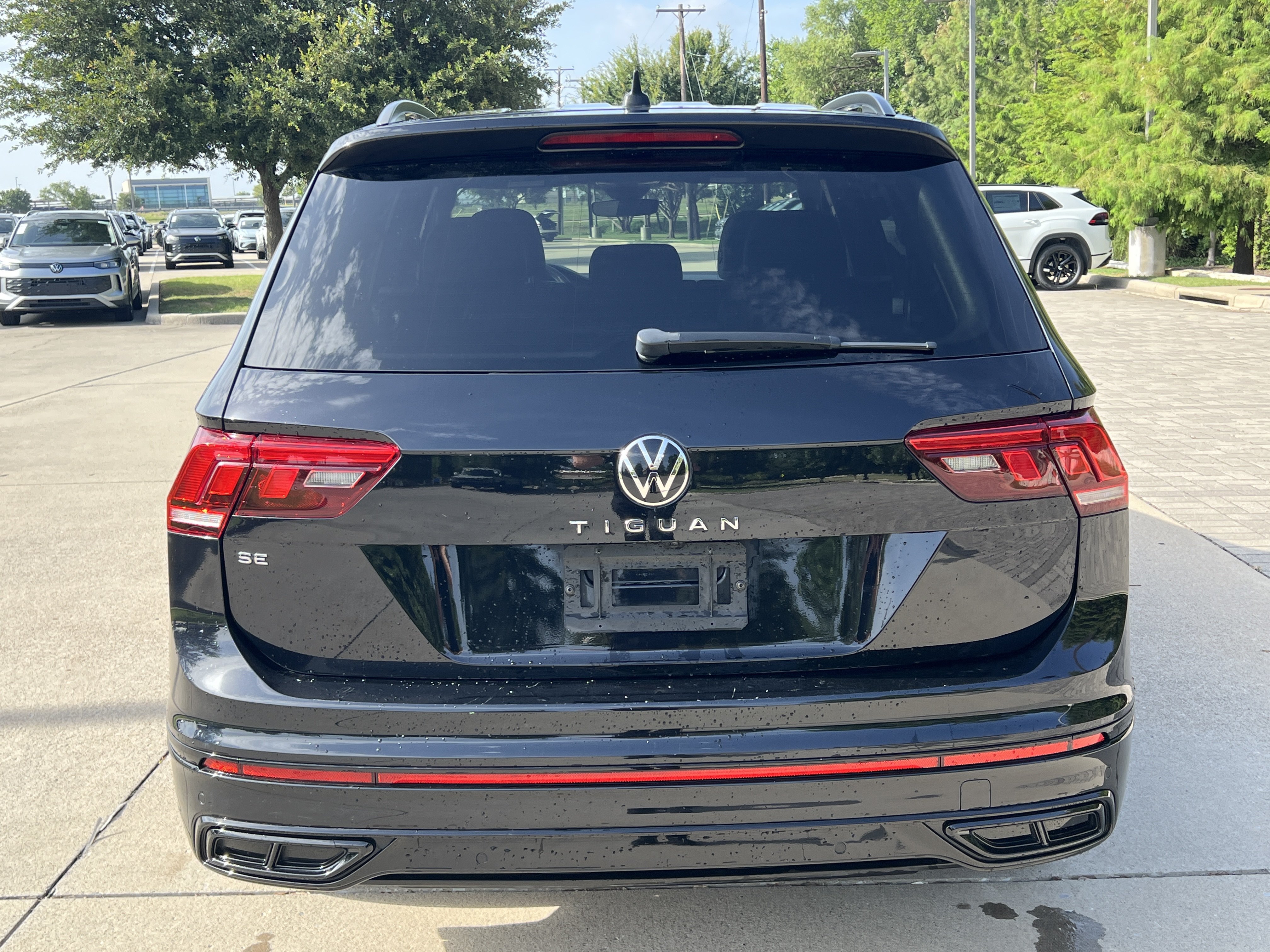 Certified 2023 Volkswagen Tiguan SE R-Line FWD image 8