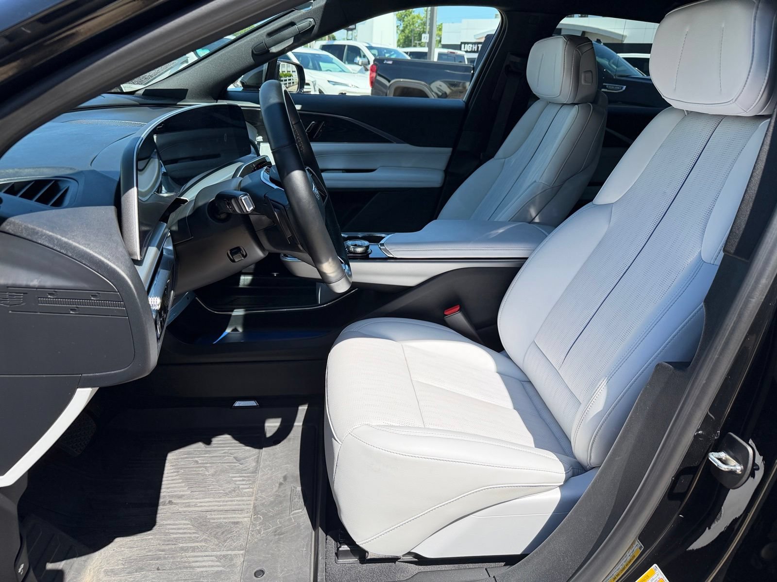 Used 2024 Cadillac Lyriq Sport AWD/4WD image 11