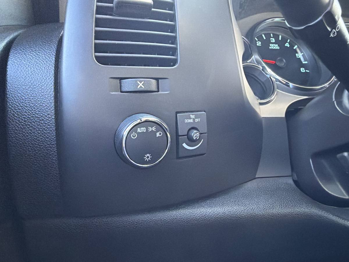Used 2009 Chevrolet Silverado 1500 LT w/ Power Pack Plus RWD image 37