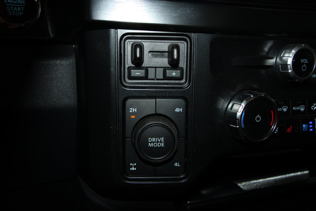 Used 2024 Ford F250 Lariat w/ Lariat Ultimate Package AWD/4WD image 17