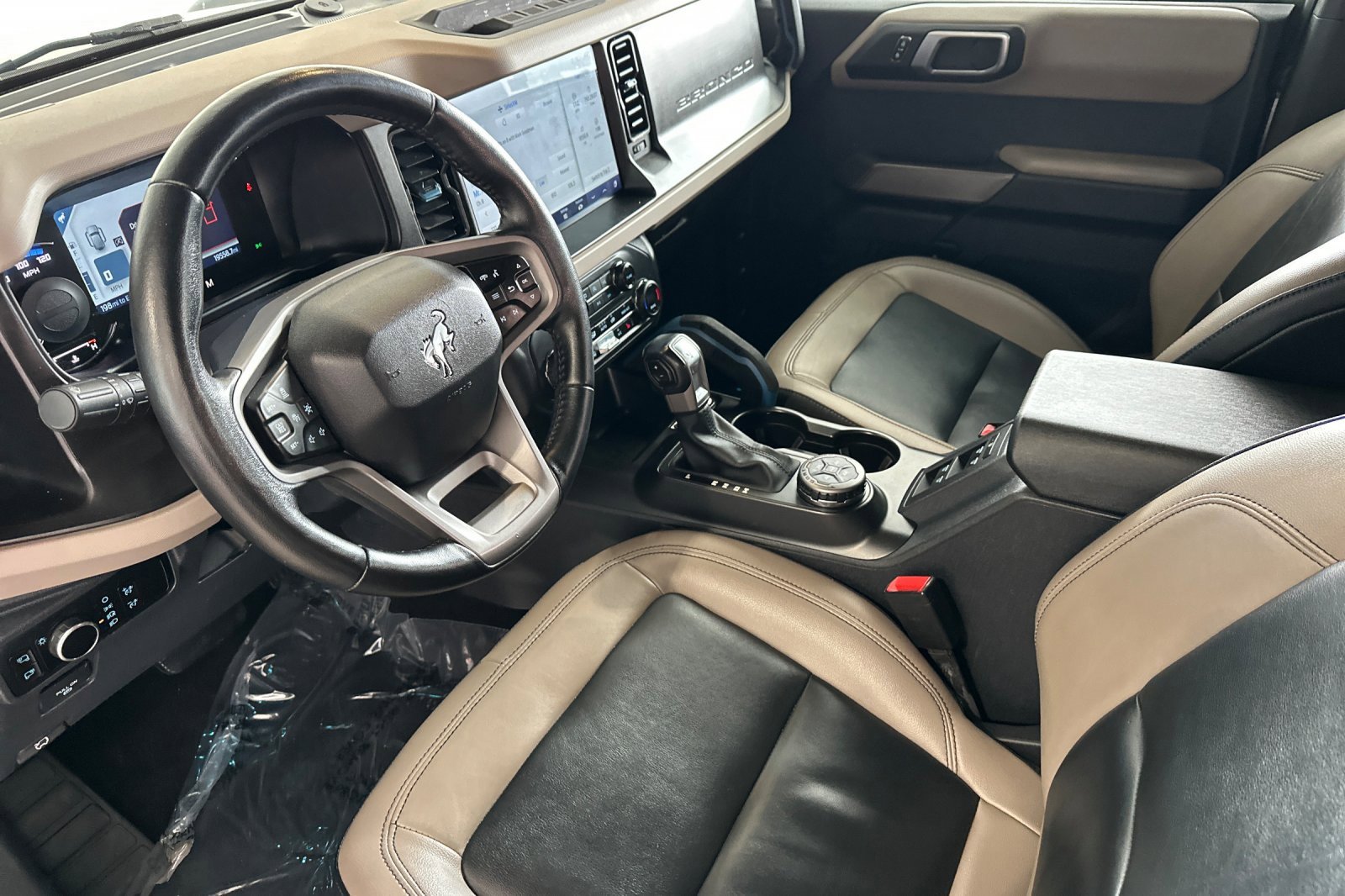 Used 2023 Ford Bronco Wildtrak image 10