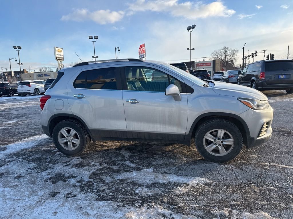 Used 2017 Chevrolet Trax LT w/ LT Convenience Package image 6