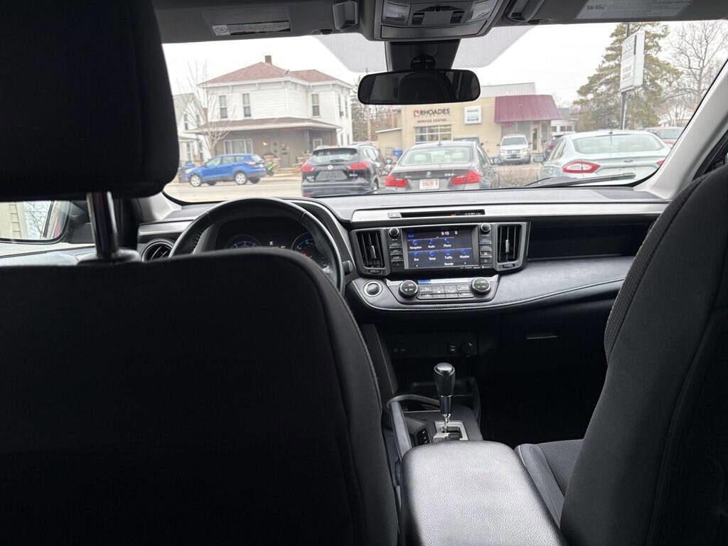 Used 2018 Toyota RAV4 XLE image 34